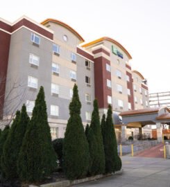 Holiday Inn Express Queens – Maspeth, an IHG Hotel