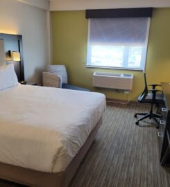 Holiday Inn Express Queens – Maspeth, an IHG Hotel