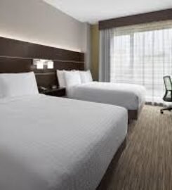 Holiday Inn Express & Suites Woodside LaGuardia Airport, an IHG Hotel