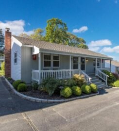 Colonial Shores Cottages