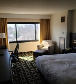 DoubleTree by Hilton Hotel Fort Lee – George Washington Bridge