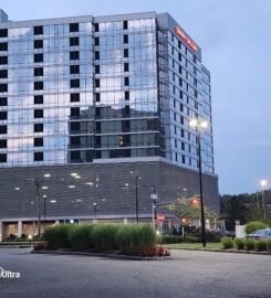 Hampton Inn & Suites Teaneck Glenpointe