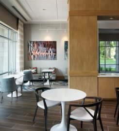 Hampton Inn & Suites Teaneck Glenpointe