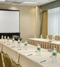 Hilton East Brunswick Hotel & Executive Meeting Center