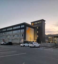 La Quinta Inn & Suites by Wyndham Clifton/Rutherford