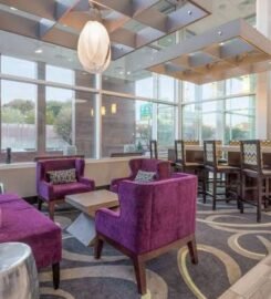 La Quinta Inn & Suites by Wyndham Clifton/Rutherford