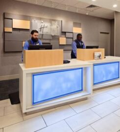 Holiday Inn Express Los Angeles – LAX Airport, an IHG Hotel