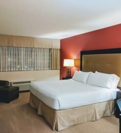 Holiday Inn Los Angeles – LAX Airport, an IHG Hotel