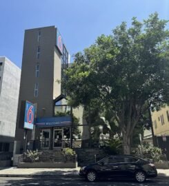 Motel 6 Los Angeles Hollywood, a beautiful aboard