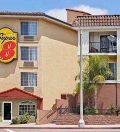 Super 8 by Wyndham Los Angeles Downtown