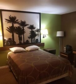 Super 8 by Wyndham Los Angeles Downtown