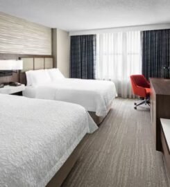 Hampton Inn & Suites Chicago-Downtown