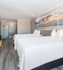 Days Inn by Wyndham Santa Monica, with Royal Charm Retreat