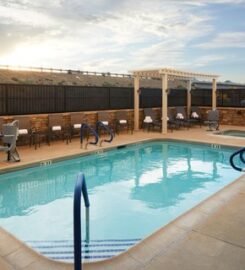 Fairfield Inn & Suites Palmdale West, A Blissful Hideaway