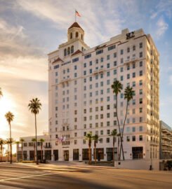 Fairmont Breakers Long Beach, A Coastal Serenity Lodge