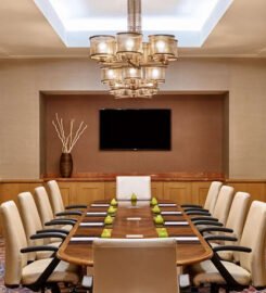 Hilton Los Angeles North/Glendale & Executive Meeting Ctr, Experiencing Majestic Stay