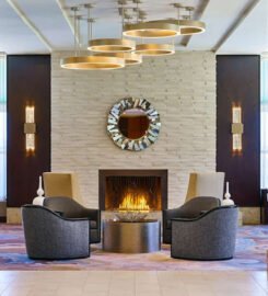 Hilton Los Angeles North/Glendale & Executive Meeting Ctr, Experiencing Majestic Stay