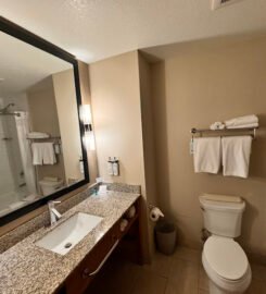 Holiday Inn Express North Hollywood – Burbank Area, an IHG Hotel, Beauty Abode