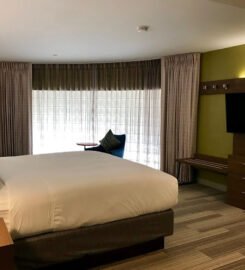 Holiday Inn Express & Suites Pasadena – Los Angeles, an IHG Hotel