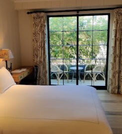 Hotel 850 SVB, a Royal Charm Retreat