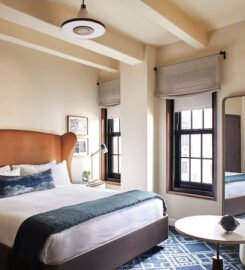 Hotel Figueroa – The Unbound Collection by Hyatt, Cloud Nine