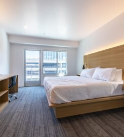 Hotel Mai Downtown Long Beach, A Modern Luxury Retreat