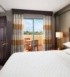 Sheraton Fairplex Suites & Conference Center, a luxury