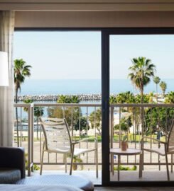 Sonesta Redondo Beach & Marina, a Luxury home