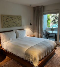 The Surfrider Hotel, an exquisite Serenity Lodge