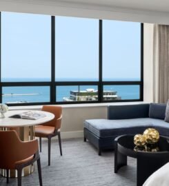 The Ritz-Carlton Chicago, Luxury Hotel