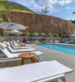 Cambria Hotel Calabasas – Malibu, Indulge in Pure Luxury