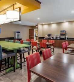 Comfort Inn & Suites North Dallas-Addison, A Blissful Nights Resort