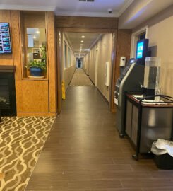 Comfort Inn & Suites North Dallas-Addison, A Blissful Nights Resort