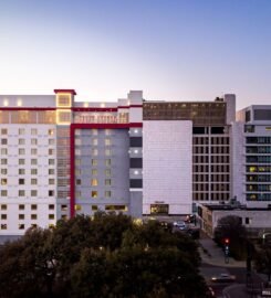 Courtyard Dallas Downtown/Reunion District, A Majestic View Haven