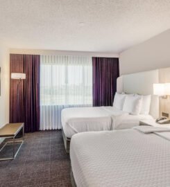 Crowne Plaza Suites Arlington, an IHG Hotel, A Royal Charm Retreat