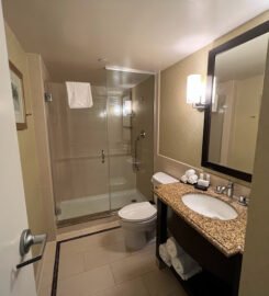 Embassy Suites by Hilton Los Angeles Glendale, A Cozy Haven