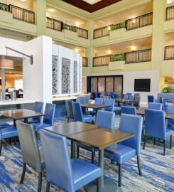 Embassy Suites by Hilton Valencia, A Stunning Touch Lodge