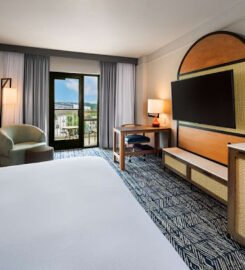 Hilton Dallas/Southlake Town Square, Experience Elegant Comfort