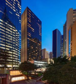 Hilton Garden Inn Downtown Dallas, Elegant Comfort