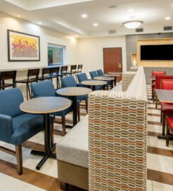 Holiday Inn Express & Suites Dallas – Grand Prairie I-20, an IHG Hotel, A Grand Escape