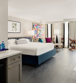 Le Parc at Melrose, An Elegant Comfort Suites