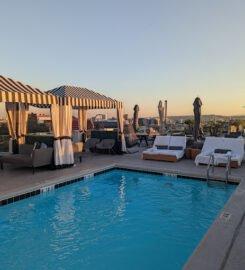 Montrose at Beverly Hills, A  Stunning Velvet Touch Lodge