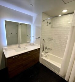 Fairfield Inn & Suites Dallas Downtown, A Stunning Royal Retreat