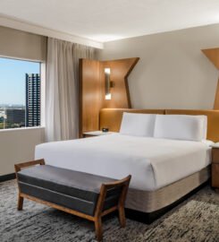 Hilton Dallas Lincoln Centre, Charming Comfort at Its Best