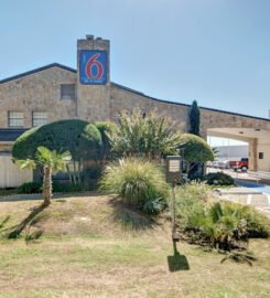 Motel 6 Dallas, TX – Forest Lane, A Royal Charm Retreat