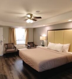 The Riverbend Hotel And Cabins