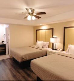 The Riverbend Hotel And Cabins