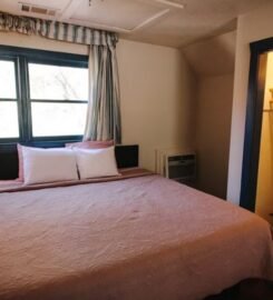The Riverbend Hotel And Cabins