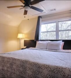 The Riverbend Hotel And Cabins