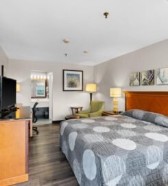Basecamp Puyallup a Travelodge by Wyndham, A Radiant Resort